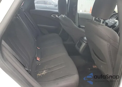 2015 Chrysler 200 Limited z USA, uszkodzony, nr VIN 1C3CCCABXFN716247